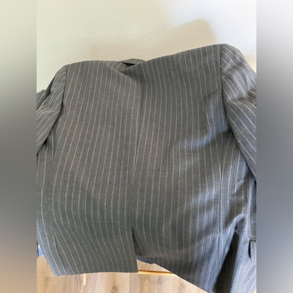 Pinstripe wool suit - Picture 6 of 8